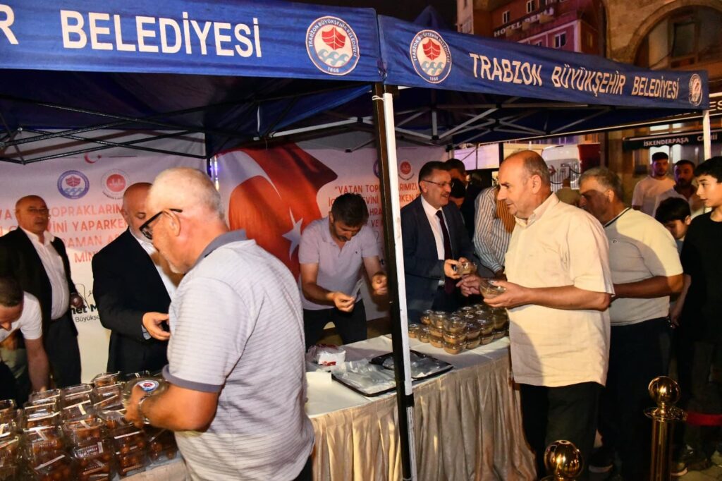 BÜYÜKŞEHİR’DEN ŞEHİTLER İÇİN AŞURE VE LOKMA İKRAMI