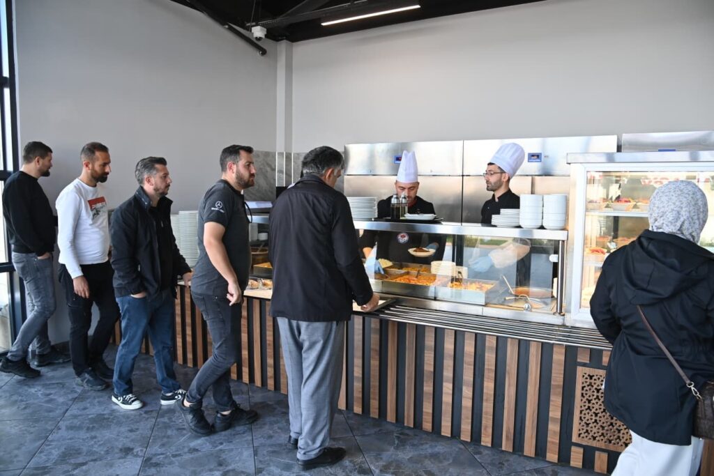 Trabzon’da Büyükşehir’in Esnaf Lokantası Sosyal Dayanışmanın Adresi Oldu