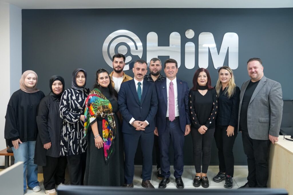 BAŞKAN KAYA, ÇAĞRI MERKEZİNİ ARAYAN VATANDAŞLARA SÜRPRİZ YAPTI