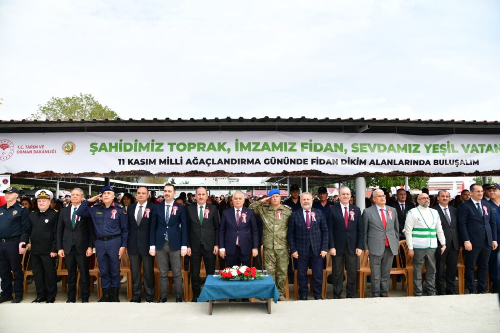 Trabzon’da 11 Kasım Milli Ağaçlandırma Günü’nde Yeşil Vatan İçin Fidanlar Toprakla Buluşt