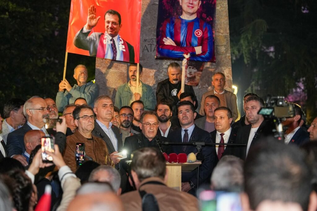 CHP Trabzon’dan “Demokrasiye Yürüyüş”: İmamoğlu iddianamesine tepki büyüyor