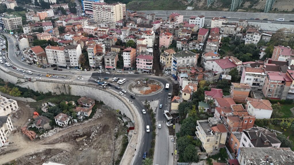 ESENTEPE KAVŞAĞI TRAFİĞİ RAHATLATACAK