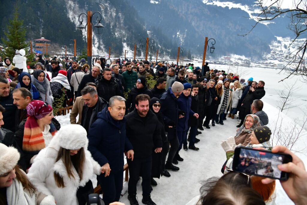 Vali Tahir Şahin Uzungöl Kış Festivaline Katıldı