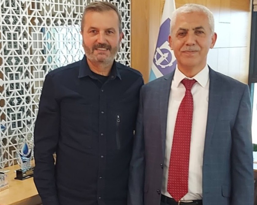 Gülme Komşuna Gelir Başına